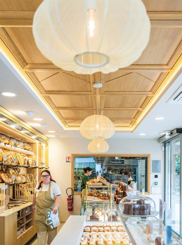 decoration-boulangerie Une décoration soignée et chaleureuse dans cette boulangerie de Roubaix